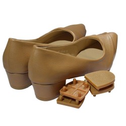 Caramel Yellow Ladies Close Shoes Caramel Yellow Ladies Close Shoes